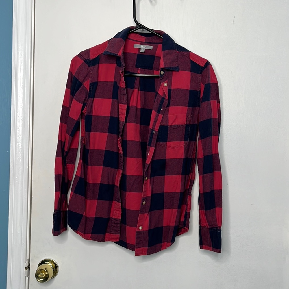 Uniqlo- shirt